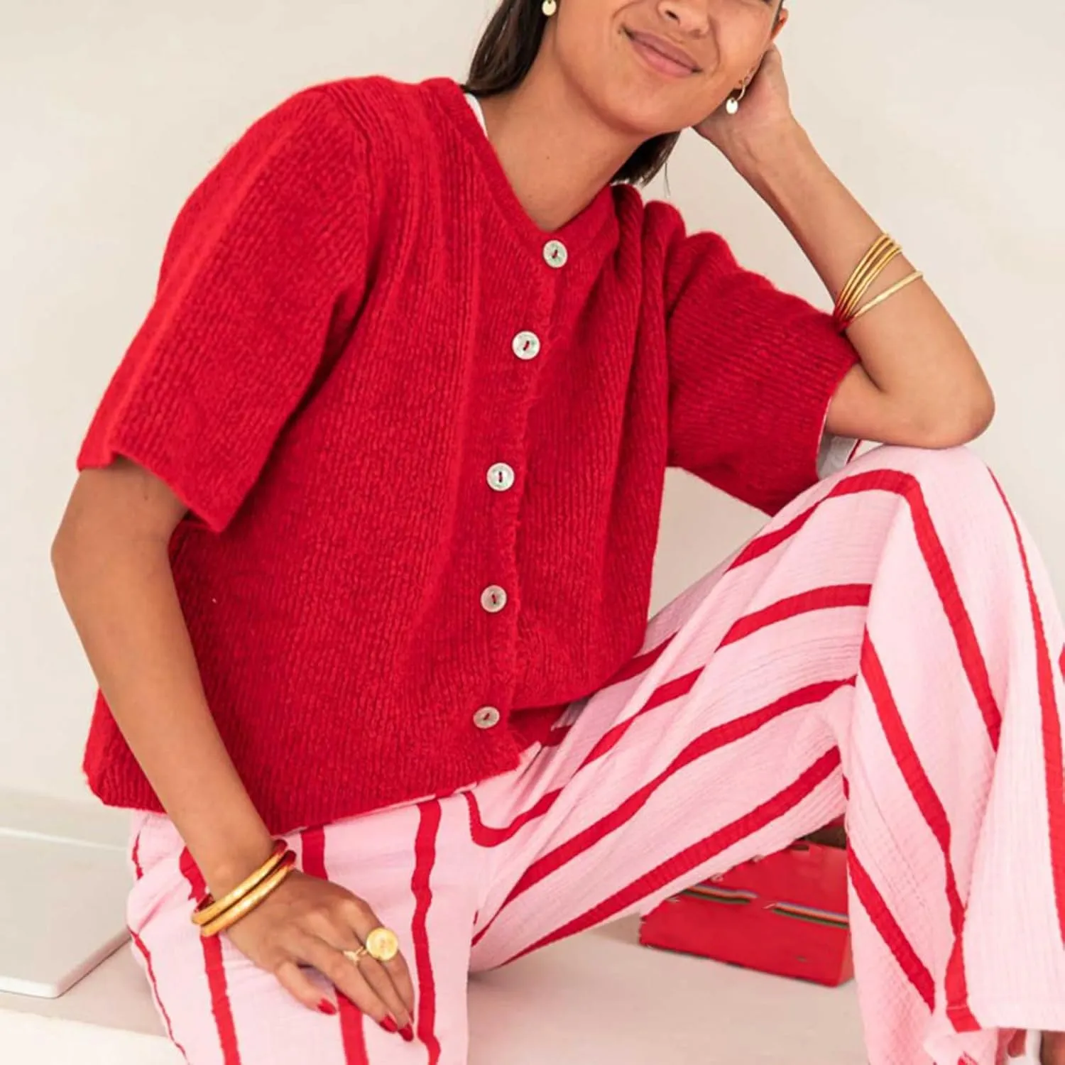 Womens Button Up Short Sleeve Cardigans Sweater Cropped Lightweight Round Neck Elegant Knit Tops with Pockets